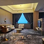 Hompton Hotel By The Beach