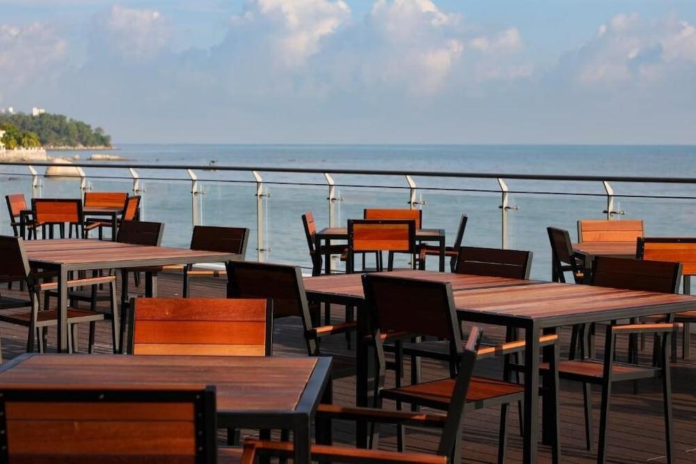 Hompton By The Hotel George Town