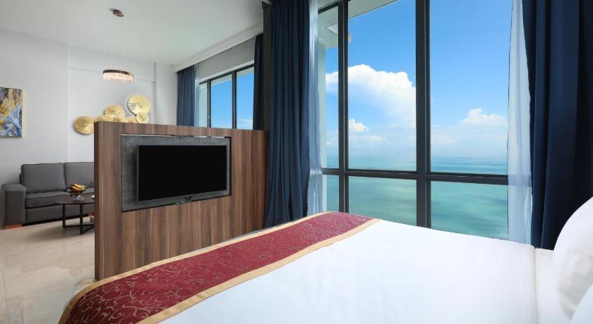 Hotel Hompton By The 4*