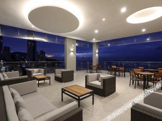 Hotel Hompton By The 4*